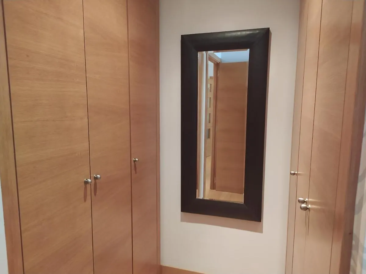 Apartamento En El Centro Con Garaje Directo. Bilbao 0*,