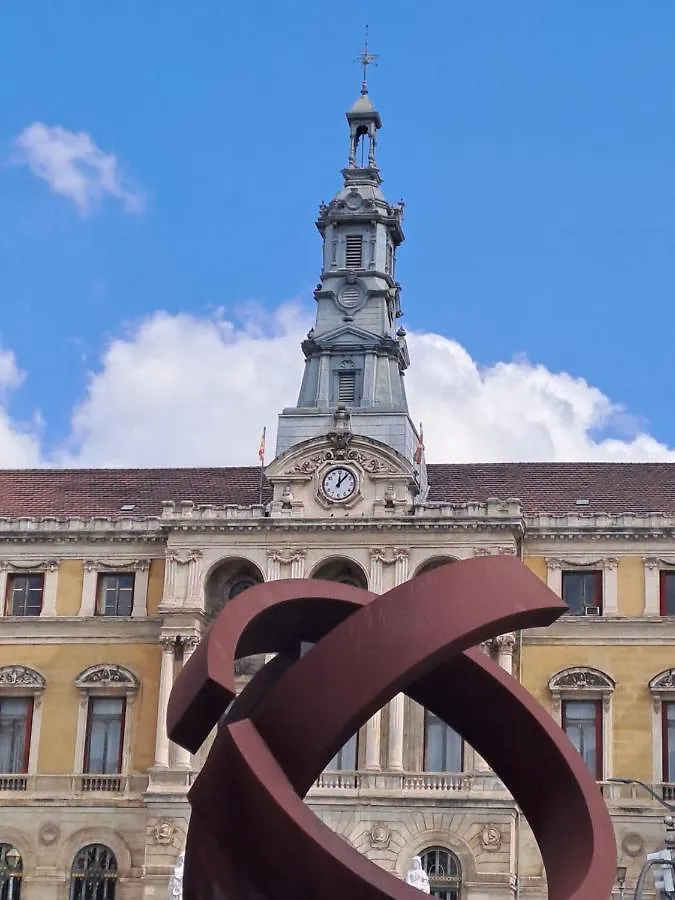 Apartamento En El Centro Con Garaje Directo. Bilbao